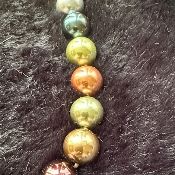 Kenneth Jay Lane Vibrant Pearl Necklace - Picture 6 of 7